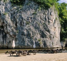 Plaja sălbatică, neștiută, accesibilă cu mașina, poate cel mai frumos loc din România