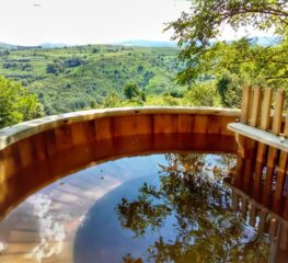 Top 10 pensiuni de la munte, cu jacuzzi încălzit, pentru o relaxare într-un peisaj de vis în România