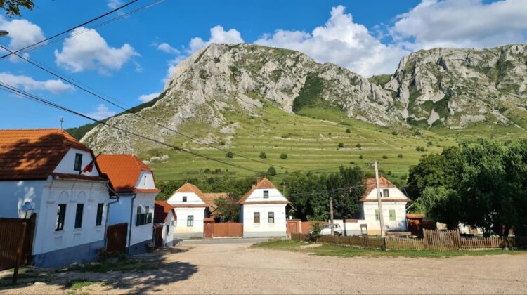 Vacanță de poveste, la preț de nerefuzat, în Elveția României (300 lei: 2 nopți, 4 mese, papa bun)