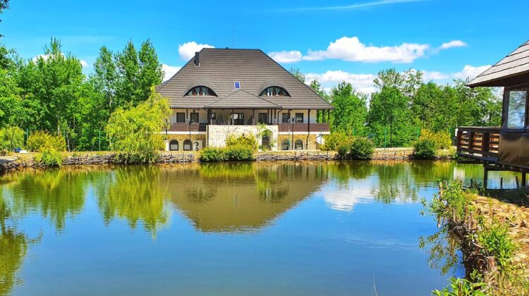 Cazare în Bucovina în case vechi. Top 10 pensiuni tradiționale din Bucovina