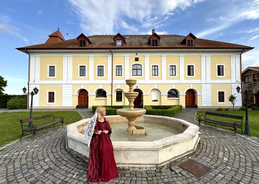 Descoperă castelul neștiut, de poveste, unde trebuie să te cazezi vara aceasta