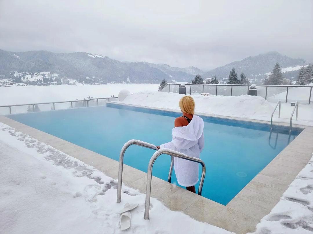 business half adventure 10 pensiuni cu piscină exterioară sau cu jacuzzi, din România, unde poți  face baie și iarna