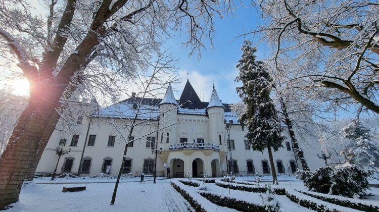 Descoperă cel mai frumos castel din România. Locul magic pe care trebuie să-l vezi o dată-n viață.