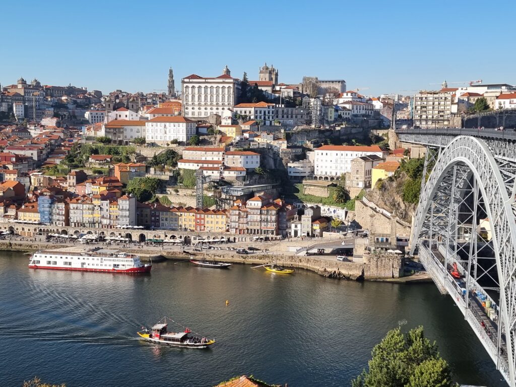 Obiective turistice la Porto. 20 lucruri de văzut, unde te cazezi și unde mănânci la Porto
