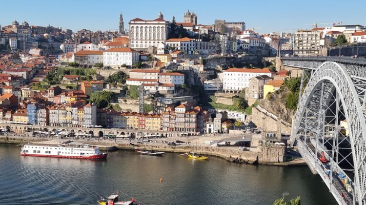 Obiective turistice la Porto. 20 lucruri de văzut, unde te cazezi și unde mănânci la Porto