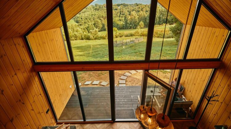 Vara 2023: Top 10 cabane inedite, fără aglomerație, de la munte, din România