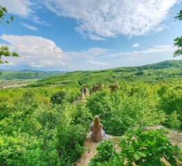Meteora României, locul misterios de la noi, unde trebuie să ajungi o dată-n viață