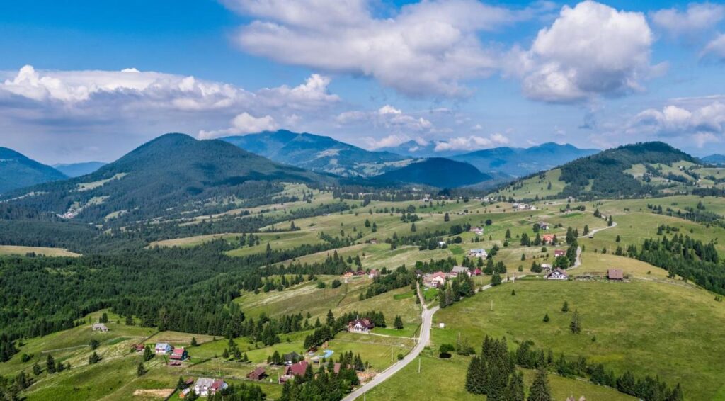 Transfăgărășan? Nu. 10 drumuri superbe, de la noi, despre care puțini români știu