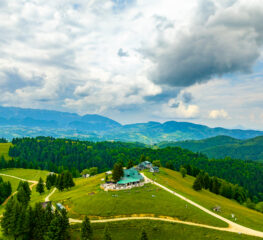Locul de vis, aproape de nori, cu cea mai frumoasă priveliște din România