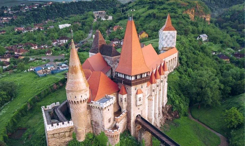 Top 8 cele mai frumoase castele din România, de văzut o dată în viață