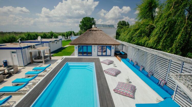 10 pensiuni superbe, cu piscină, din Delta Dunării, pentru vara aceasta