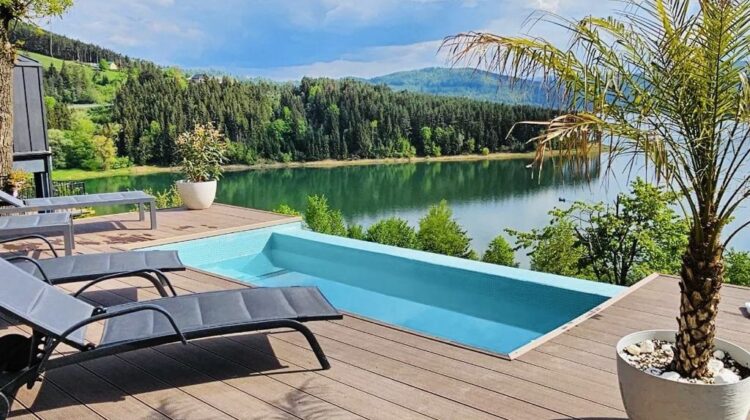 E în România? Da. Locul de vis, cu piscină și cu o priveliște de poveste, pentru o vacanță în doi