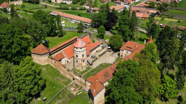 Castelul de poveste, comoara Transilvaniei, de văzut, vara aceasta
