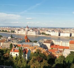 10 destinații superbe de city break, aproape de România, pentru toamna aceasta