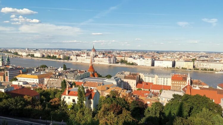 10 destinații superbe de city break, aproape de România, pentru toamna aceasta