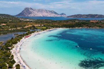 Ghid complet de vacanță în Sardinia. Tot ce trebuie să știi înainte să pleci: unde te cazezi, cât costă, cum ajungi