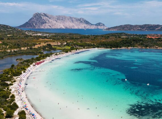 Ghid complet de vacanță în Sardinia. Tot ce trebuie să știi înainte să pleci: unde te cazezi, cât costă, cum ajungi