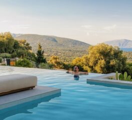 Am găsit cazarea de vis, cu piscină infinity, și cea mai frumoasă priveliște din Kefalonia