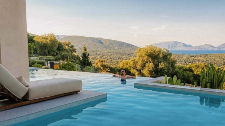Am găsit cazarea de vis, cu piscină infinity, și cea mai frumoasă priveliște din Kefalonia