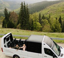 O experiență inedită, unică în România. Descoperă Bucovina cu Panoramic Bus
