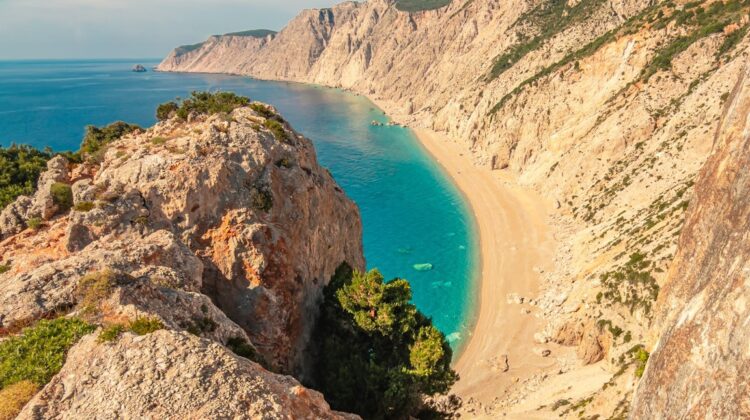 Platia Ammos, Kefalonia. Una dintre cele mai izolate și mai frumoase plaje din Grecia