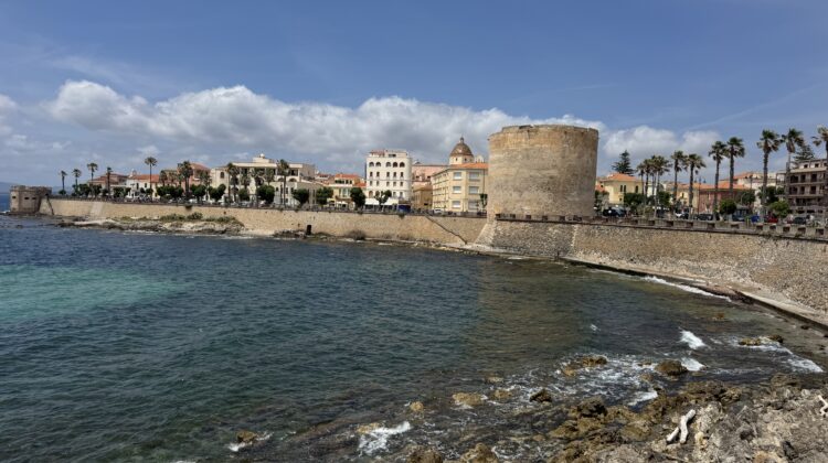 Alghero, Sardinia. Obiective turistice, plaje, unde te cazezi
