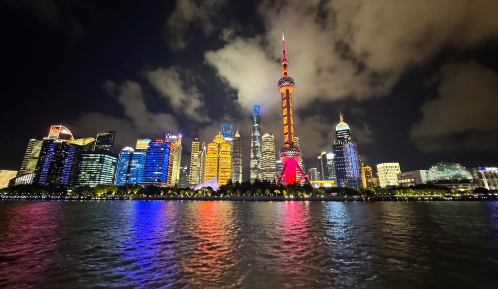 Shanghai, China. Ghid de călătorie 2026: obiective turistice, unde stai și ce mănânci